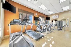 Free Breakfast & Parking 2B Disney Resort Condo