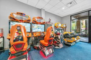 Free Breakfast & Parking 2B Disney Resort Condo