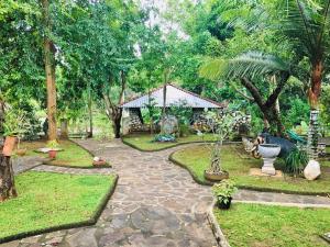 Stone Carving Resort Udawalawa