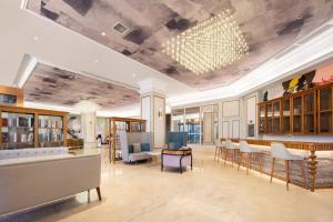 武漢 Mercure Wuhan Yangluo ホテル ロビー