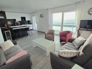 Magnifique T3 en Front de Mer à Wimereux avec Balcon et Wifi - FR-1-675-55