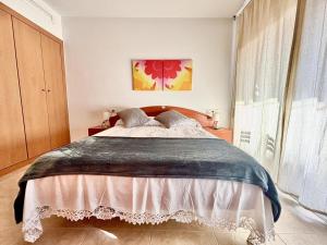 Apartamento en Roses con Terraza Privada y Parking - ES-258-185