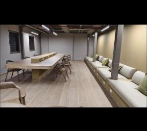 Experience the sea breeze, comfort and style just a click away