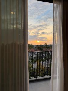 2BR Rooftop Pool & Gym Laguna Skypark