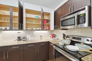 Luxurious 2B2B Near Toyota HQ The Star Legacy West