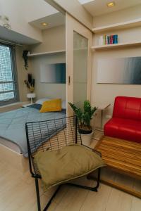 Chic Eastwood City Studio w Pool and Gym Access