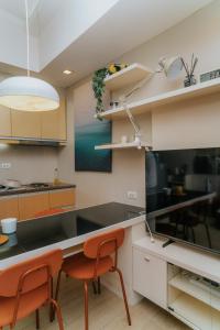 Chic Eastwood City Studio w Pool and Gym Access