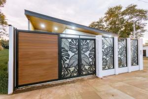 Serenity Villa Private Pool, Secure Luxury near Manuel Antonio