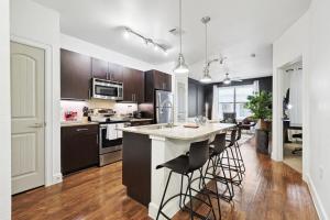 Lux 1B w Pool Near Toyota HQ The Star Legacy Wes