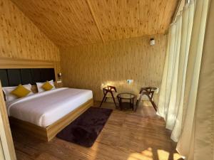 Bornfire & LakeView Resort