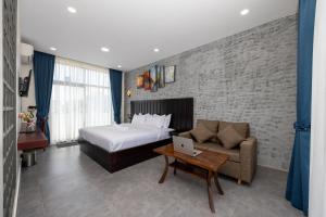 Damnak Mean Boutique