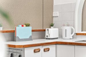 Courtyard Single Room - Serene Spot At Peakhurst - Shared Bathroom