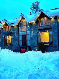 Cliffside cottage