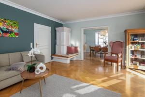 Traumhafte Gartenwohnung mit Bergblick und Sauna in Seenähe