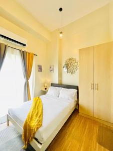 Welcoming Studio Stay with Calm Interiors