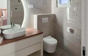 Awesome Home In Policnik