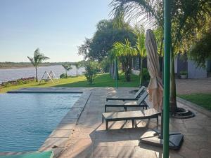 Chalets along Zambezi River - Enjoy Game & Canoeing Safaris as well as Boat Cruises & Fishing - Starlink Internet & Backup available