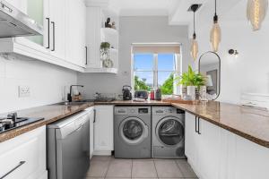 2 Akrotiri-Elysium Sunrise