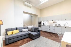 2-BR apartment for 6 in Covent Garden with ac
