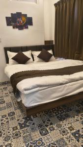 Alankrtam अलंकृतम