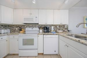 Gulf Shores Surf & Racquet 610A condo