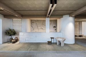 Meros, Santikos Collection