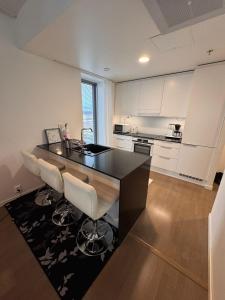 Kotimaailma Apartments - Upea yläkerroksen studio - Itsenäisyydenkatu