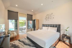 Thong Lo Private Pool Villa In Center Of Bangkok