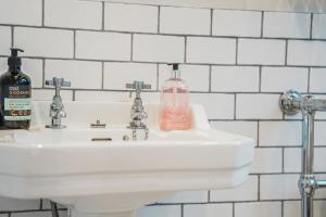 Elegant 5-Bed House Free Parking Edgbaston, Birmingham