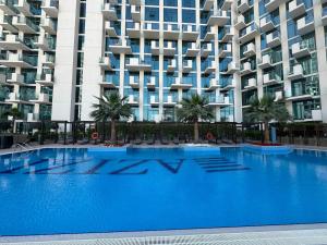 Stylish Studio near Downtown with pool