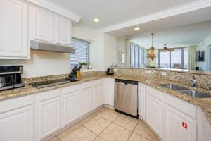 Colonnades 1201 condo