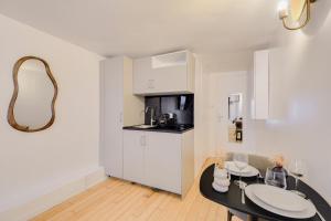 Comfortable Studio in a Lively Central Area