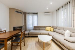 Pine & Sea Retreat by PikHost