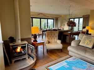 Hill House - Stylish 5 Bed Country House