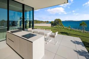 Ultra-luxury villa with direct sea access and pool