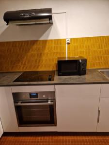 STUDIO 2 personnes CENTRE VILLE nimes