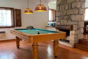 Cottage - Sleeps 12 - Pool - Parking