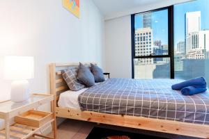 Stylish Melbourne CBD Apartment Prime Location