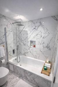 Amazing 3 bedroom flat with Garden