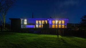A tiny piece of heaven, stunning sea views hot tub
