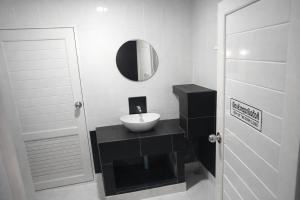 Earth House HomeStay Bangjo