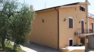 Deluxe Room (2 Adults + 1 Child)