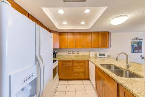 Beachfront Heated PoolSpa King Bed Sleeps Ten 104