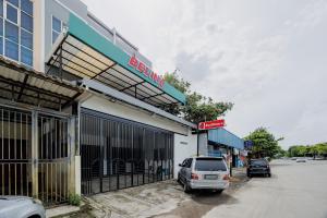 RedDoorz at Bellina Inn Near RS Panti Wilasa Semarang