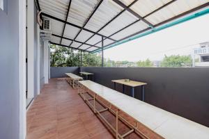 RedDoorz at Bellina Inn Near RS Panti Wilasa Semarang