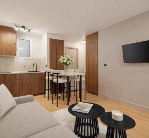 Montmartre - Deluxe studio with lift for 4