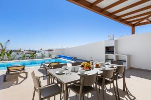 Villa Los Altos Arbea 8B by Escape Home