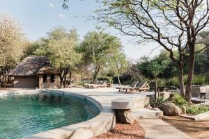 Timbila Game Lodge - Welcome to Land of Leopards and Buffalo