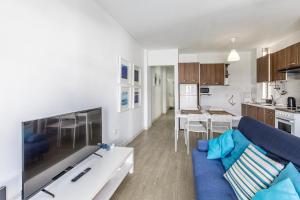 Sunny Apartment with Terrace in El Médano