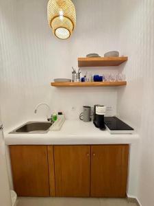 Elenitas Studio, steps to the Windmills, Fabrika & Little Venice